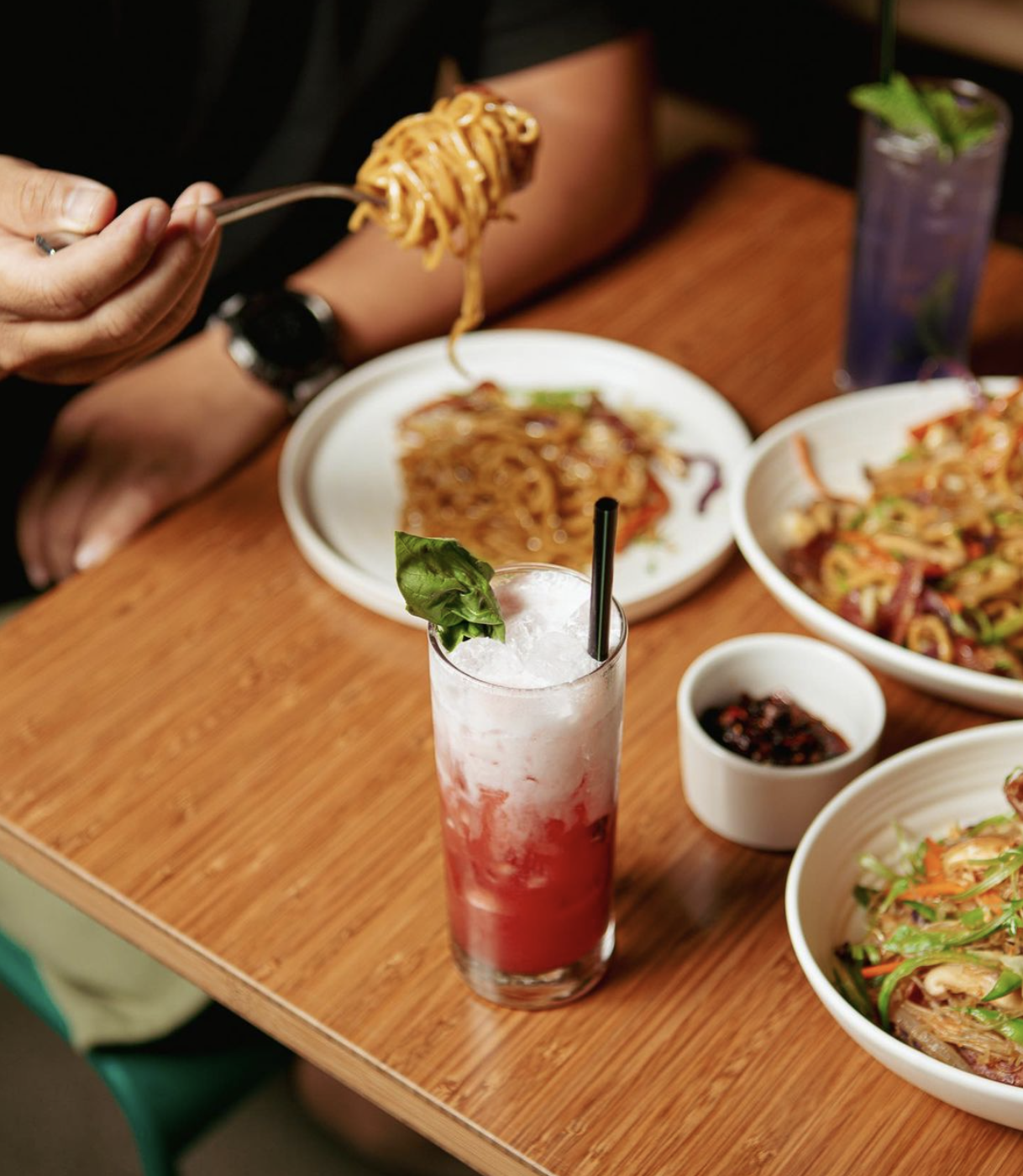 Kilig photo of diners enjoying pancit
